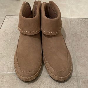 Ugg Low Boots